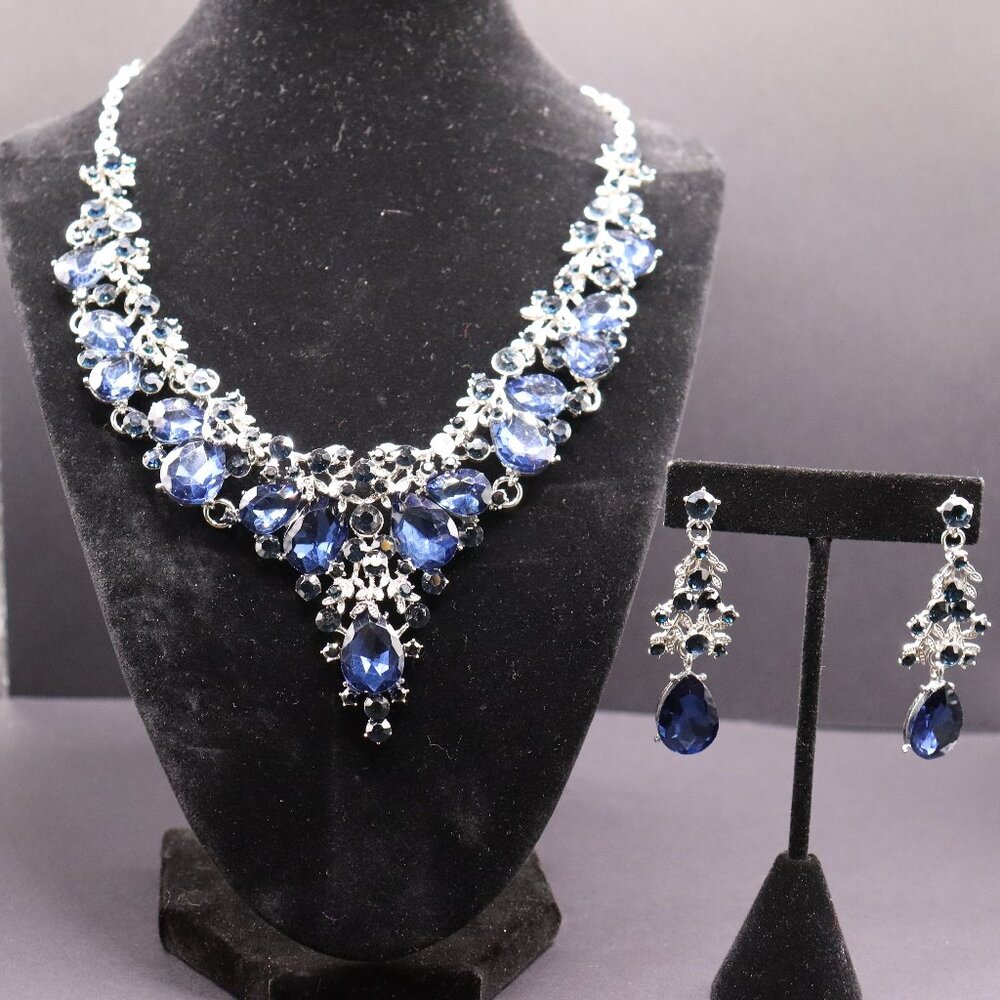 Midnight Elegance Sapphire Crystal Necklace & Earring Set ✨